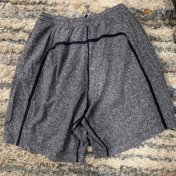 Lululemon - Picture 4 of 5